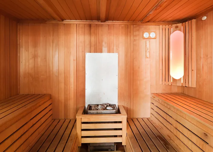 Fenix - Adults Only Recommended 4* טורמולינוס