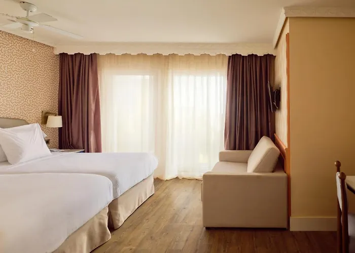 מלון Fenix - Adults Only Recommended טורמולינוס